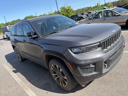 Used 2025 Jeep Grand Cherokee L Overland image 5