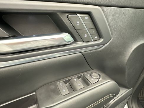 Certified 2025 GMC Terrain Elevation w/ Elevation Premium Package AWD/4WD image 12