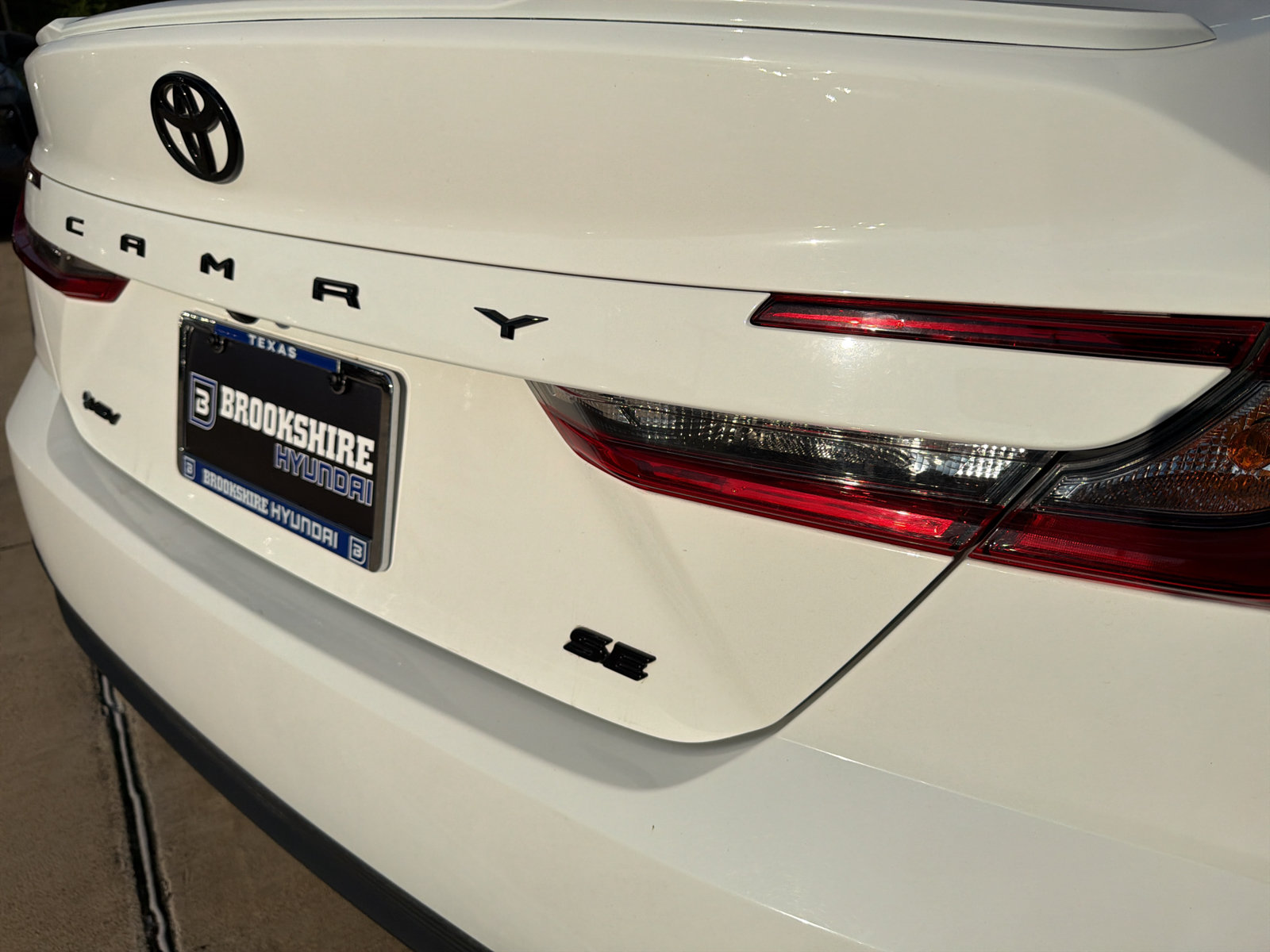 Used 2025 Toyota Camry SE w/ Convenience Package FWD image 28