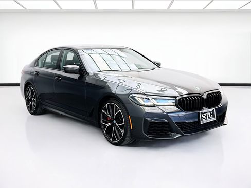 Used 2023 BMW 540i w/ M Sport Package image 3