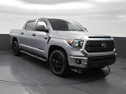 Used 2021 Toyota Tundra SR5 w/ SR5 Upgrade Package AWD/4WD image 8