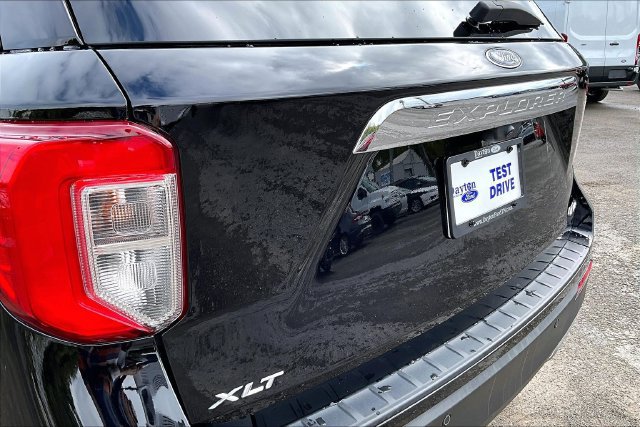 Used 2023 Ford Explorer XLT w/ Equipment Group 202A AWD/4WD image 33