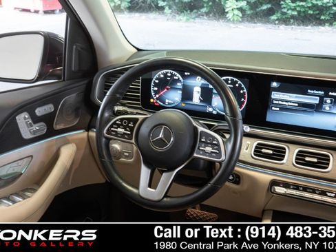 Used 2022 Mercedes-Benz GLE 350 4MATIC w/ Premium Package image 34