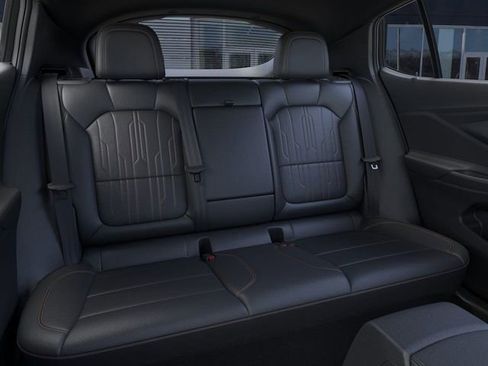 New 2025 Buick Envista Avenir image 17