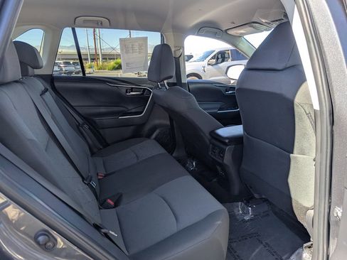 Used 2025 Toyota RAV4 XLE image 31