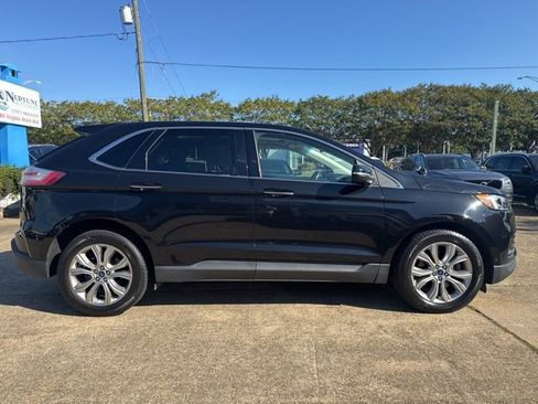 Used 2019 Ford Edge Titanium w/ Equipment Group 301A image 4