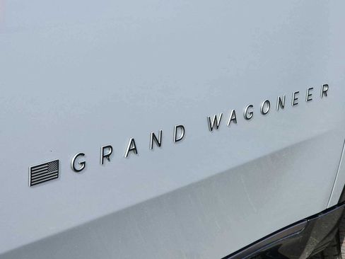New 2026 Jeep Grand Wagoneer L 4WD w/ Premium Group I image 27