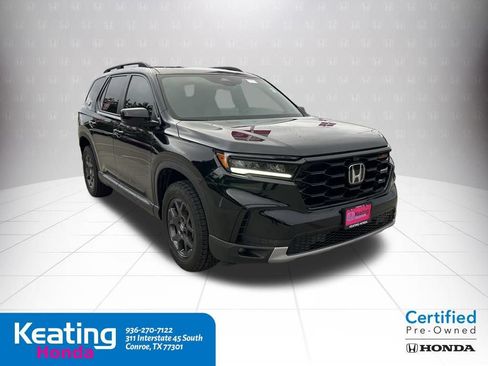 Used 2025 Honda Pilot TrailSport image 3