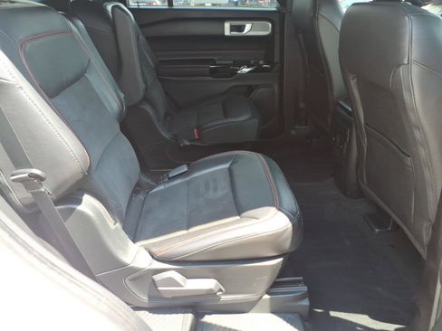 Certified 2022 Ford Explorer ST-Line w/ Class IV Trailer Tow Package AWD/4WD image 32