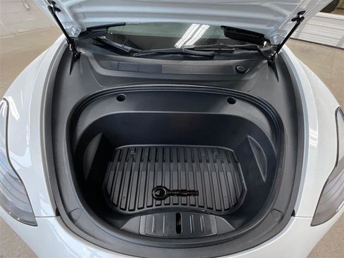 Used 2022 Tesla Model 3 Long Range AWD/4WD image 29