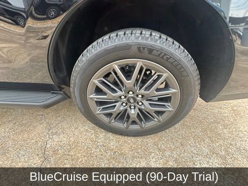 Used 2026 Ford Expedition Platinum w/ Stealth Appearance Package AWD/4WD image 14