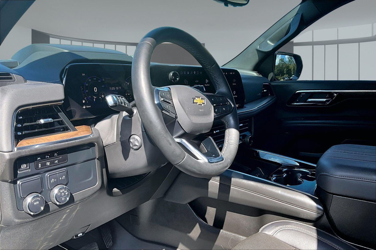 Used 2025 Chevrolet Tahoe High Country RWD image 19