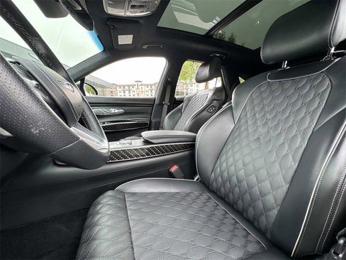 Used 2025 Genesis GV70 3.5T Sport w/ Sport Prestige Package image 25