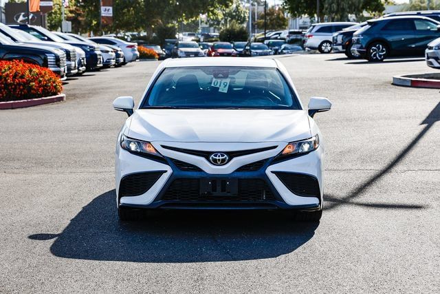 Used 2022 Toyota Camry SE FWD image 7