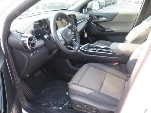 New 2026 Chevrolet Equinox LT w/ Convenience Package II image 11