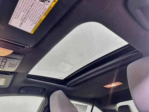 Certified 2022 Toyota Corolla SE w/ SE Premium Package FWD image 21
