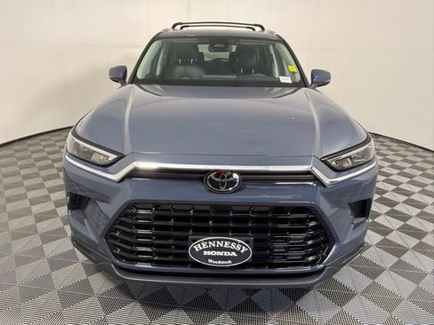 Used 2024 Toyota Grand Highlander XLE image 9