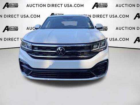 Used 2021 Volkswagen Atlas Cross Sport SE w/ Panoramic Sunroof Package FWD image 2