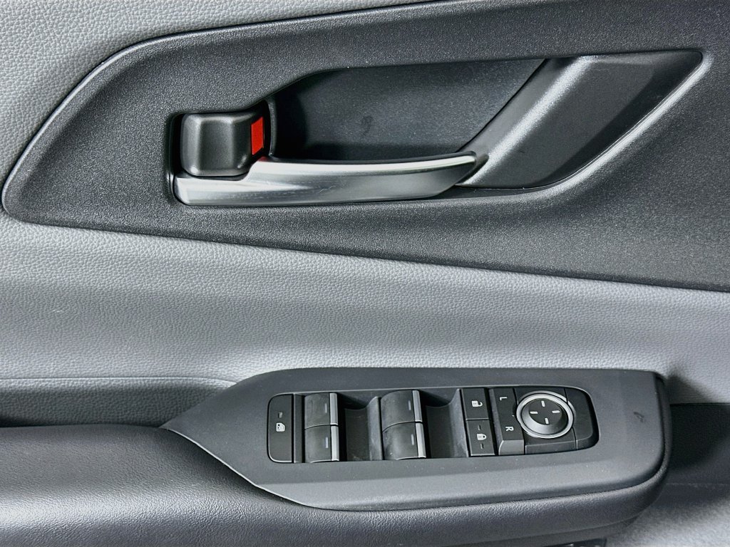 Used 2026 Toyota Prius XLE FWD image 18