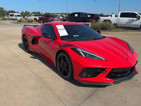 Used 2023 Chevrolet Corvette Stingray Premium Conv w/ Z51 Performance Package RWD image 3