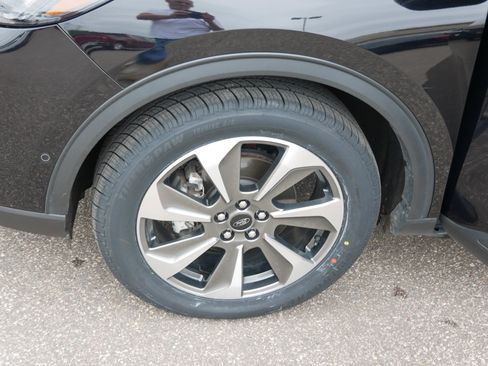 Certified 2023 Ford Escape Platinum w/ Premium Technology Package AWD/4WD image 15