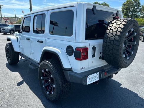 Used 2019 Jeep Wrangler Unlimited Sahara w/ Quick Order Package 24M Moab AWD/4WD image 5