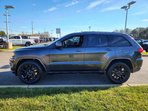 Certified 2021 Jeep Grand Cherokee Laredo X image 19