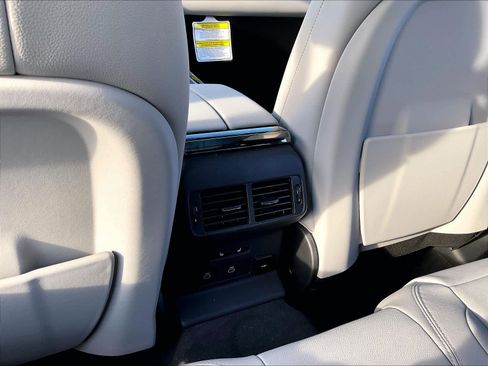 New 2026 Land Rover Range Rover Velar Dynamic SE image 16