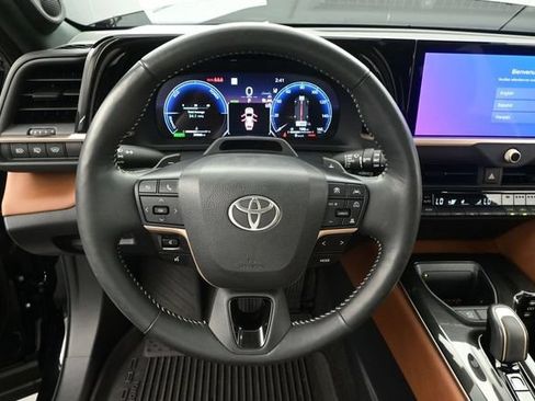 Used 2025 Toyota Crown Signia w/ Advanced Technology Package AWD/4WD image 7