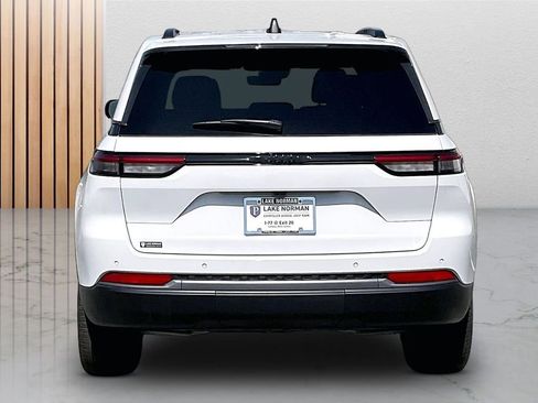 New 2026 Jeep Grand Cherokee Limited w/ Limited Altitude Package RWD image 6