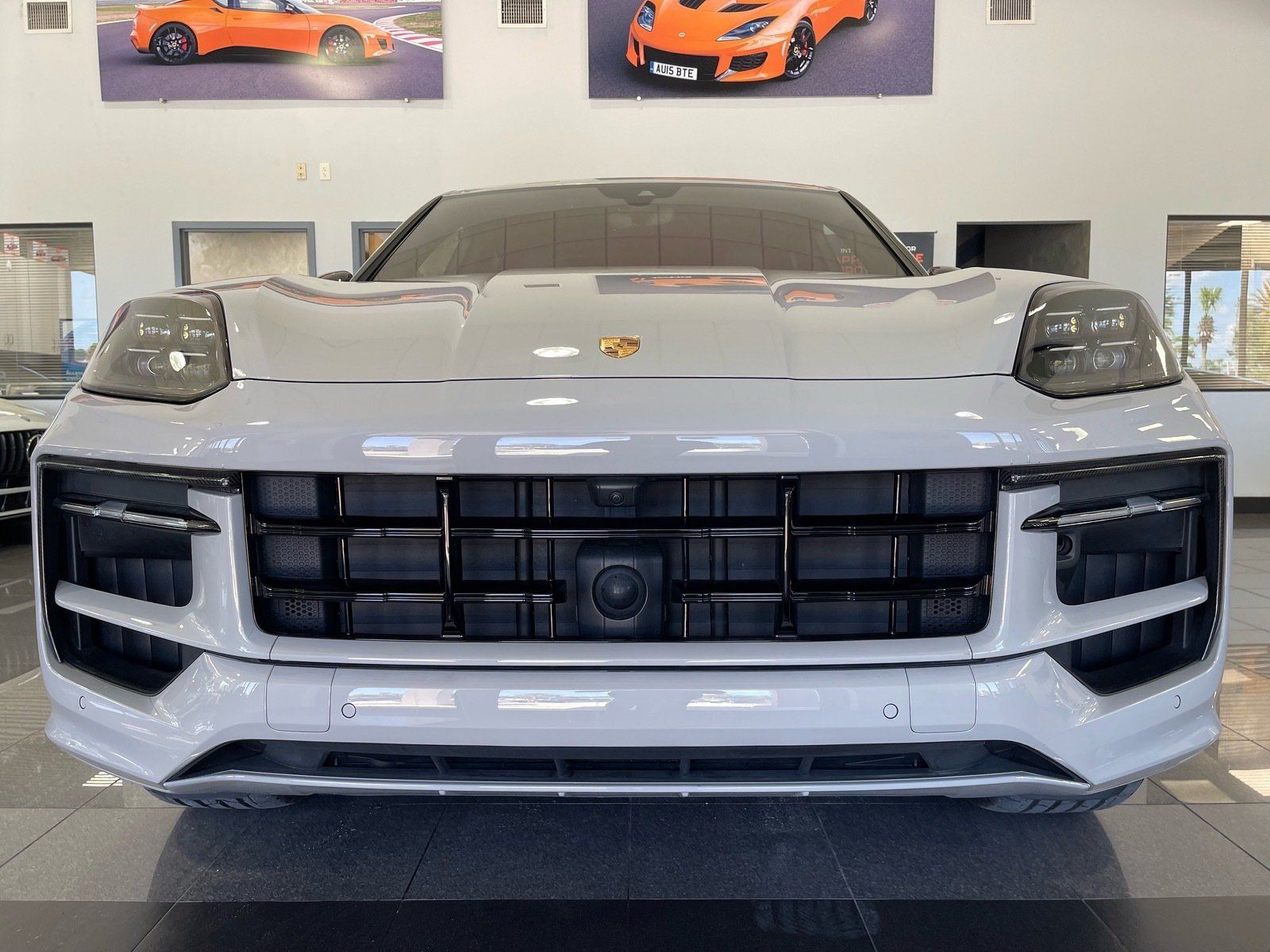 Used 2025 Porsche Cayenne GTS AWD/4WD image 8