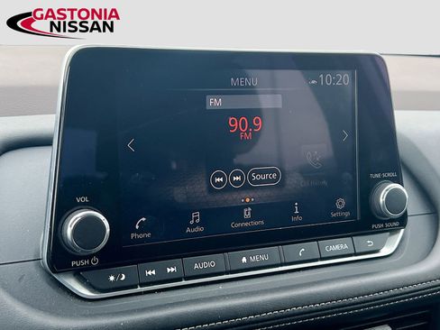 Used 2023 Nissan Rogue SV image 18