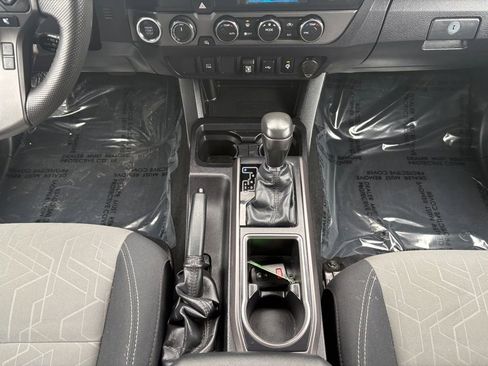 Certified 2021 Toyota Tacoma TRD Off-Road image 27