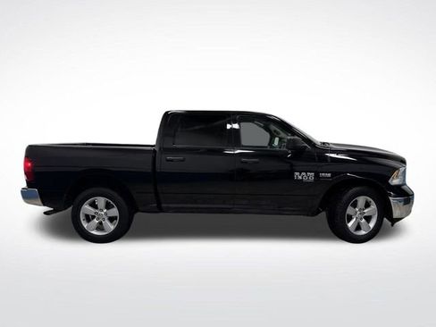 Used 2022 RAM 1500 Classic SLT image 2