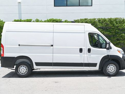 Used 2023 RAM ProMaster 2500 FWD image 7