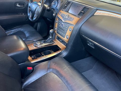 Used 2014 INFINITI QX80 4WD w/ Theater Package image 18