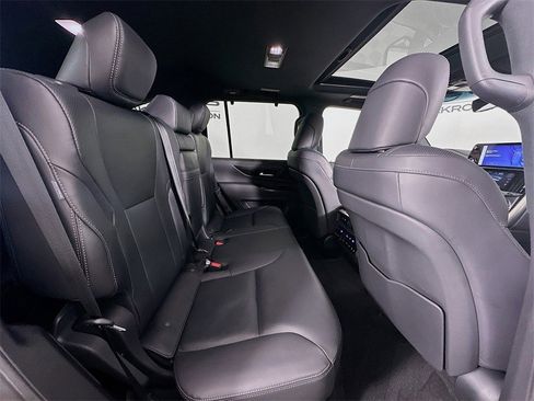 Used 2024 Lexus LX 600 4WD w/ Appearance Package image 32