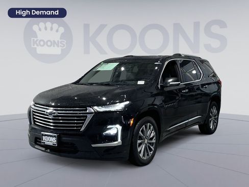 Used 2023 Chevrolet Traverse Premier AWD/4WD image 1
