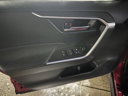 New 2025 Toyota RAV4 SE image 18