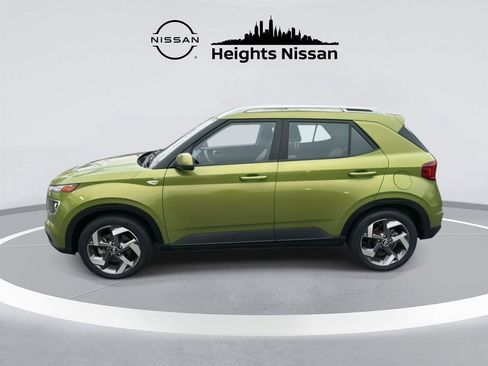 Used 2023 Hyundai Venue SEL w/ Cargo Package image 6