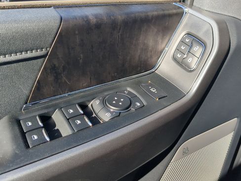 New 2026 Ford F250 Lariat w/ Black Appearance Package image 16