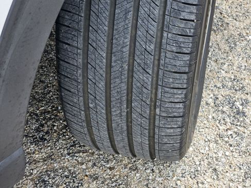 Used 2020 Ford Explorer Platinum w/ Premium Technology Package image 14