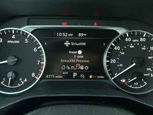 Used 2024 Nissan Pathfinder SV w/ SV Premium Package AWD/4WD image 27