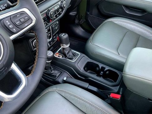 Used 2024 Jeep Wrangler High Altitude image 14