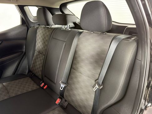 Used 2019 Nissan Rogue Sport SV image 18