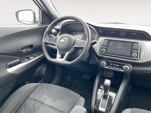 Used 2020 Nissan Kicks SV image 10