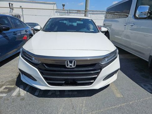 Used 2019 Honda Accord Sport image 3