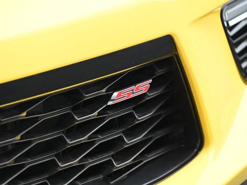 Used 2018 Chevrolet Camaro SS RWD image 11