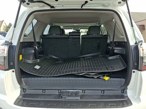 Used 2023 Toyota 4Runner SR5 Premium image 30