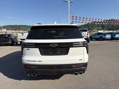 Used 2024 Chevrolet Traverse RS AWD/4WD image 5